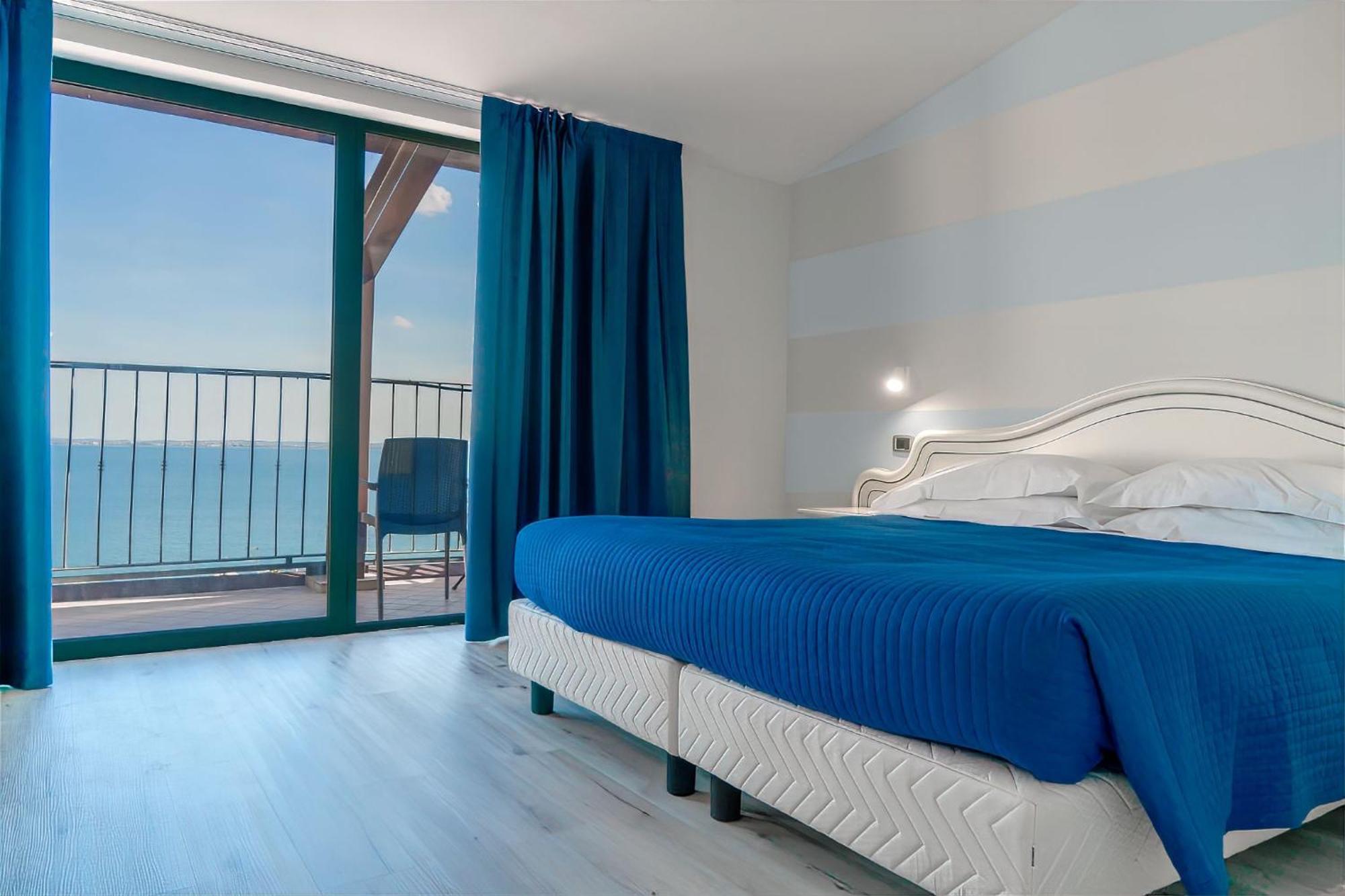 Hotel Riva Del Sole Moniga del Garda Exterior foto