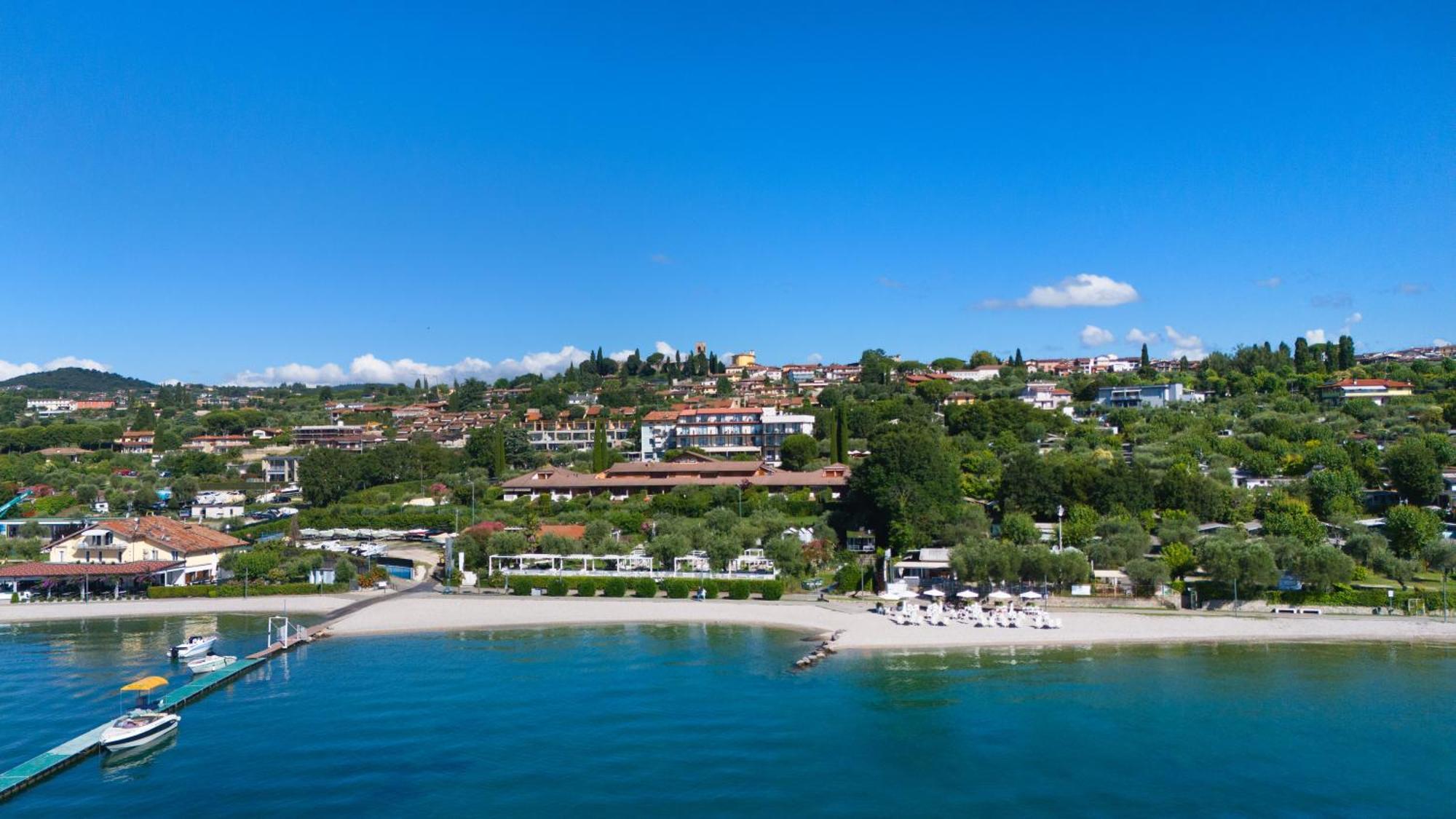 Hotel Riva Del Sole Moniga del Garda Exterior foto