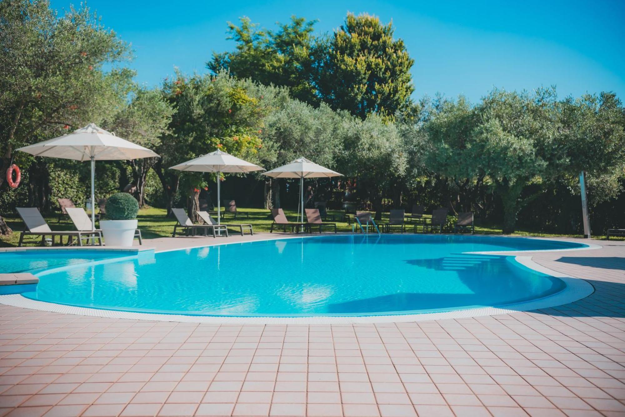 Hotel Riva Del Sole Moniga del Garda Exterior foto
