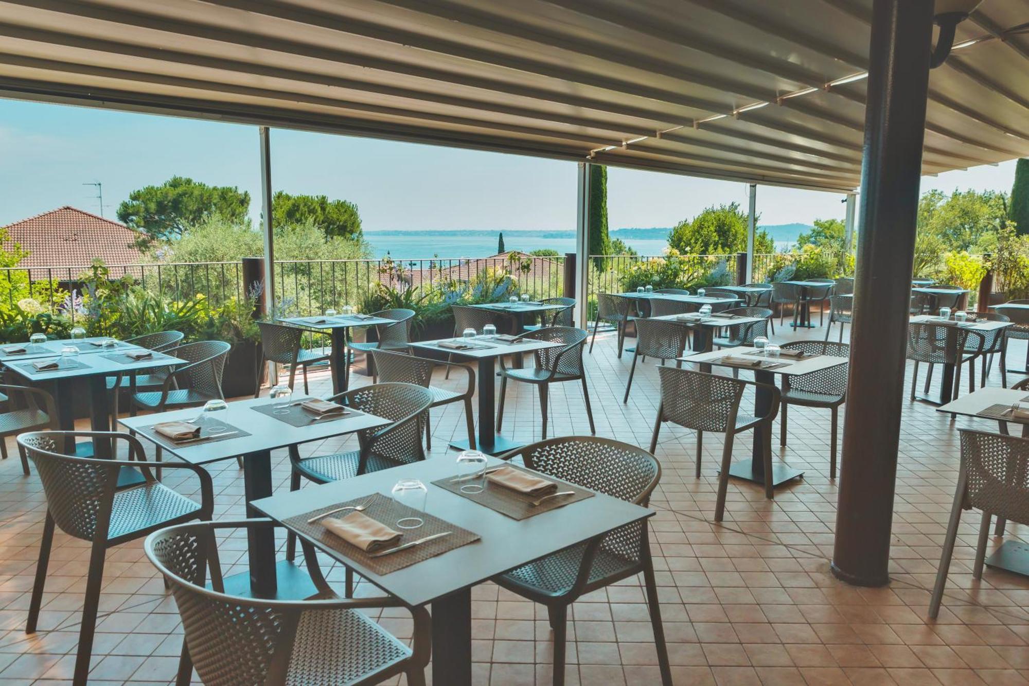 Hotel Riva Del Sole Moniga del Garda Exterior foto