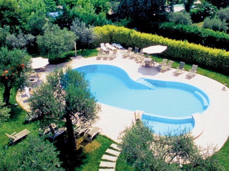Hotel Riva Del Sole Moniga del Garda Exterior foto