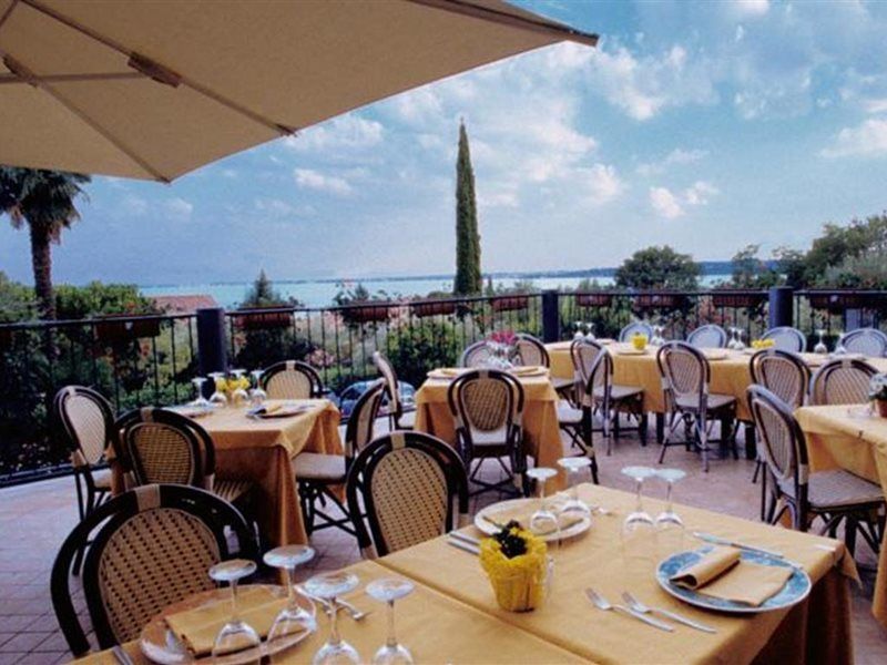 Hotel Riva Del Sole Moniga del Garda Exterior foto